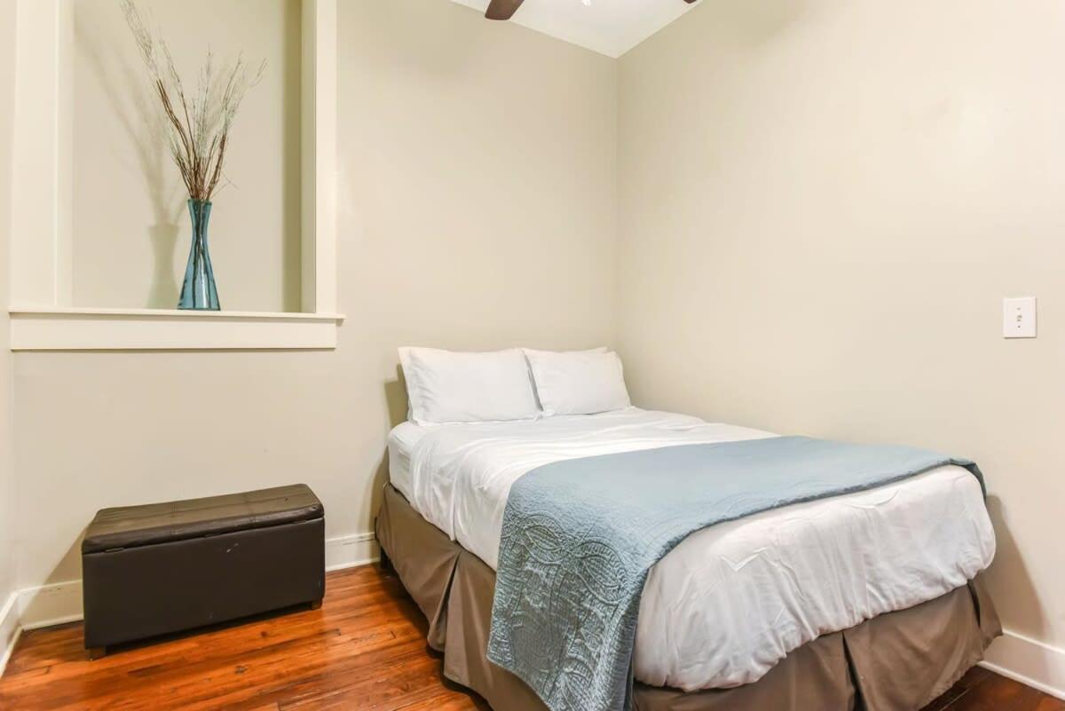 E Bay St Loft By City Market And River Street 서배너 외부 사진
